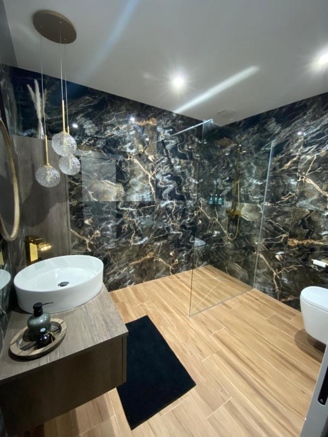 Luxurious Apartment *